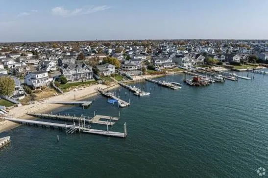 Massapequa, NY